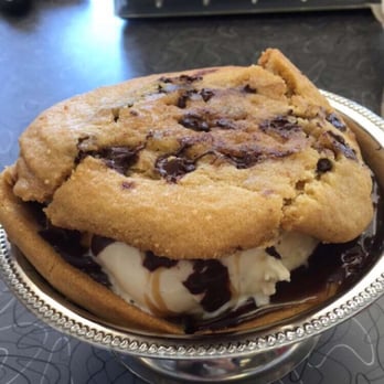 Lofty Pursuits - This dessert made my day. A must try!! - Ice Cream & Frozen Yogurt Near Me - Tallahassee, Florida