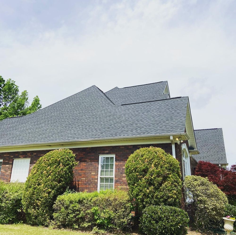 Slide of Eason Roofing