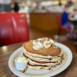 Cindi's NY Deli & Restaurant - Banana nut pancakes