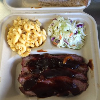 Quesquared BBQ - Tri-tip dinner with mac & coleslaw - Food Trucks Near Me Quesquared BBQ - Tri-tip dinner with mac & coleslaw - Food Trucks Near Me