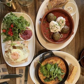Medina Cafe - Saumon Fumé, Frittata, Les Boulettes - Breakfast & Brunch Near Me - Vancouver, British Columbia