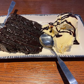 Red Lobster - Chocolate Wave - Chocolate Cake with Vanilla Ice Cream - Seafood Near Me - Bay City, Michigan Red Lobster - Chocolate Wave - Chocolate Cake with Vanilla Ice Cream - Seafood Near Me - Bay City, Michigan