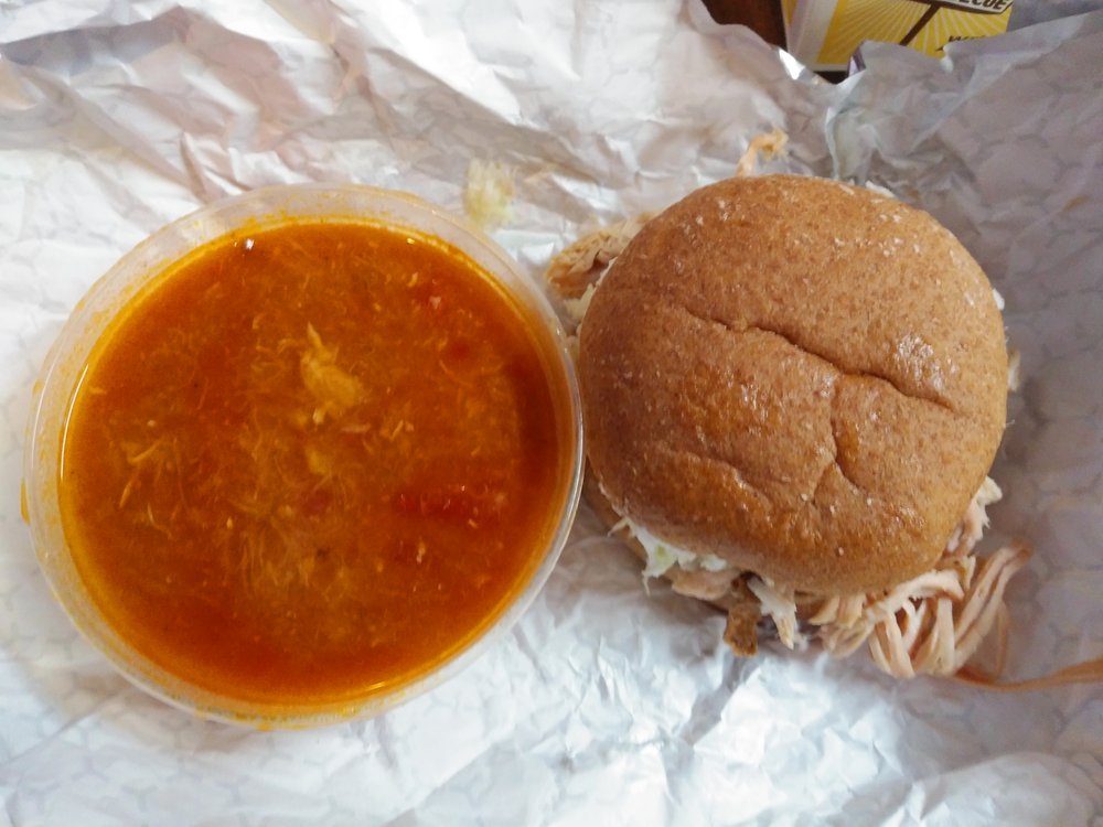 Whitt's Barbecue Logo
