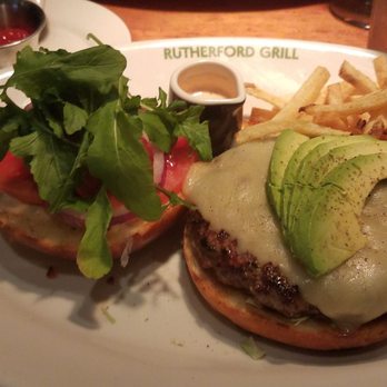 Rutherford Grill - California Burger with avacado and lettuce with fries - American Near Me - Rutherford, California