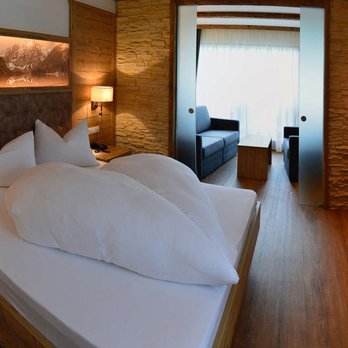 Hotel Trenker - Suite Seekofel - Hotels Near Me - Braies, BZ