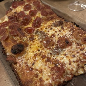 Willmott's Ghost - Half sausage half pepperoni pizza - Italian Near Me - Seattle, Washington