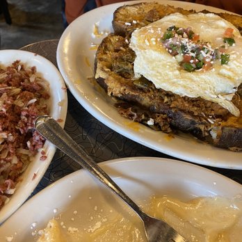 Toast - Santa Fe French Toast with a side of corn beef hash - Breakfast & Brunch Near Me - Littleton, Colorado