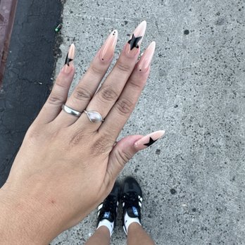 Redondo 7 Nails - i didn't have jonny today but the diva who worked on my nails SLAYED - Nail Salons Near Me - Long Beach, California