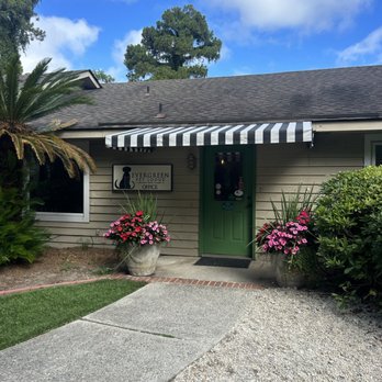 Evergreen Pet Lodge - Outside - Pet Groomers Near Me - Hilton Head Island, South Carolina