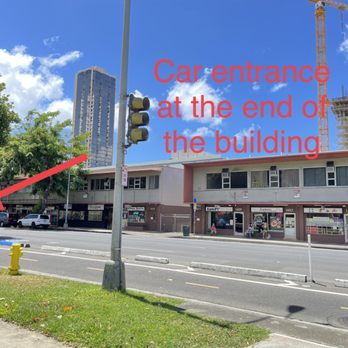 Anna Salon - Building is at the corner of Ke'eaumoku and S King Street. Enter on King Street through a small driveway at the end of the building. - Hair Salons Near Me - Honolulu, Hawaii