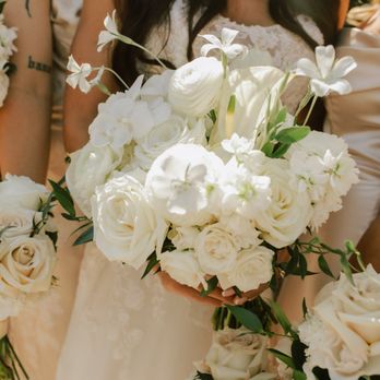 The Bloom Of Time - Classic and timeless bride bouquet - Florists Near Me - Lake Forest, California The Bloom Of Time - Classic and timeless bride bouquet - Florists Near Me - Lake Forest, California