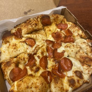 Round Table Pizza - A disaster of a pizza. - Pizza Near Me - Fresno, California Round Table Pizza - A disaster of a pizza. - Pizza Near Me - Fresno, California