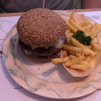 Mauris Pitstop Haslital - Lecker - das Pommes Gewürz immer noch in Erinnerung - American Near Me - Meiringen, BE Mauris Pitstop Haslital - Lecker - das Pommes Gewürz immer noch in Erinnerung - American Near Me - Meiringen, BE
