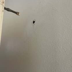 Econo Lodge Fallon Naval Air Station Area - Hole in the wall
