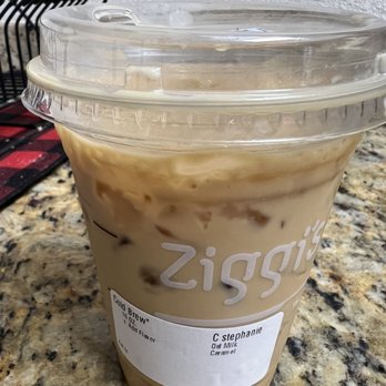 Ziggi's Coffee - 16 oz Gold rush cold brew with oat milk - Coffee & Tea Near Me - Tempe, Arizona