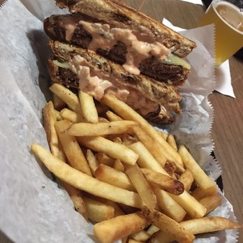 Kildare - Patty melt - Irish Pub Near Me - Marquette, Michigan