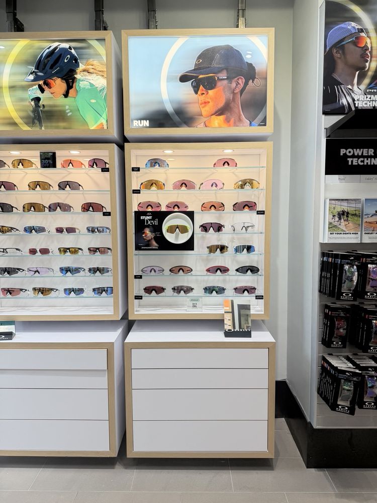 Oakley Logo