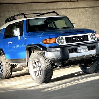 JC's Alignments - 2007 Toyota FJ Cruiser w/ Eibach Pro Truck Stage 2 3" lift and 285/70r17 Mickey Thompson Baja Boss AT Tires - Auto Repair Near Me - Huntington Beach, California