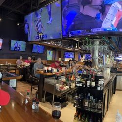 Walk-On's Sports Bistreaux - Conway Restaurant - Interior