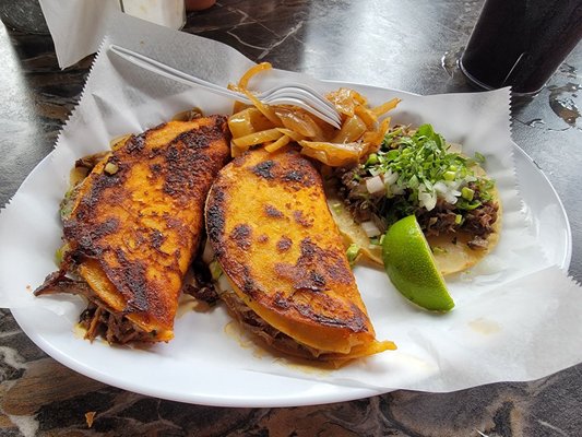 Tacos Y Mariscos El Amigo by null