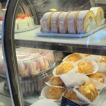 Cream Pan - Strawberry croissants and cakes - Bakeries Near Me - Tustin, California Cream Pan - Strawberry croissants and cakes - Bakeries Near Me - Tustin, California