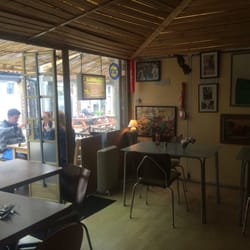 Ting N Ting - Inside and outside seating area