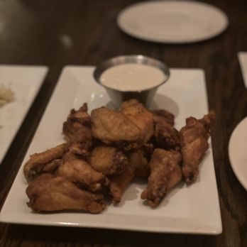 Burtons Grill & Bar - Signature Wings dry rub - New American Near Me - Burlington, Massachusetts