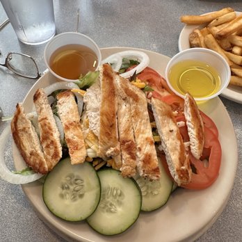 66 Diner - Grilled Chicken Salad - Diners Near Me - Albuquerque, New Mexico