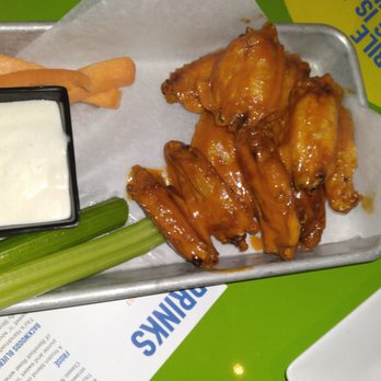 Dave & Buster's Gloucester - Carolina wings - American Near Me - Blackwood, New Jersey