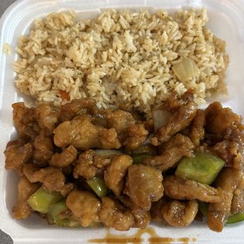 Sesame Hut - General Tso's chicken with fried rice - Chinese Near Me - Houston, Texas