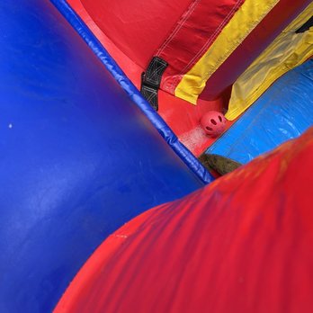 Oak Lawn Party Rentals - Dirty water that I was told was from cleaning - Bounce House Rentals Near Me - Bridgeview, Illinois