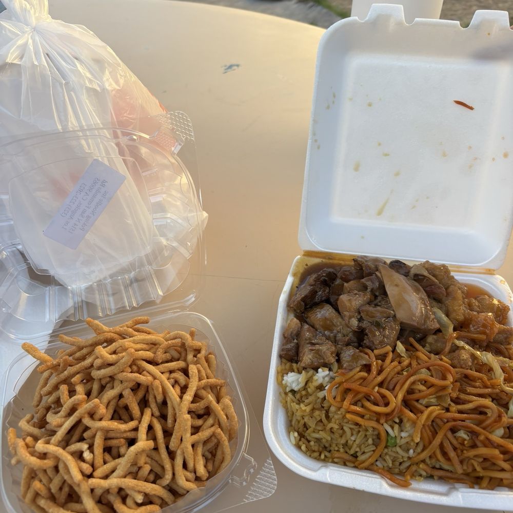 China Wok Express - Fried noodles and combo with teriyaki chicken, orange chicken, fried rice and chow mein. - Chinese Near Me - Downey, California