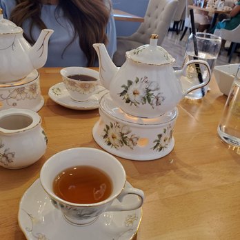 Proper Rose Garden - White grape oolong tea - Themed Cafes Near Me - Katy, Texas