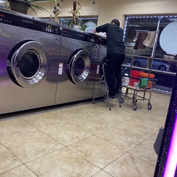 Beverly Coin Laundry - Laundromat Near Me - Los Angeles, California