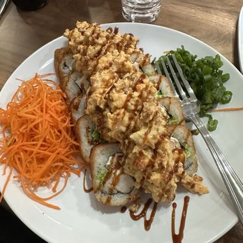 El PeriSushi Restaurant - Sushi Bars Near Me - Paramount, California
