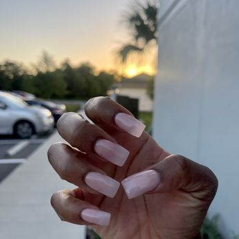 Fifth Avenue Nail and Spa - Ombré acrylic - Nail Salons Near Me - Riverview, Florida
