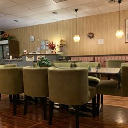 Ruan Thai Restaurant - Inside