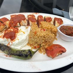 Grillhaus Butzbach - Beyti Kebab ("Gegrillter Lammhackspieß mit Lavas-Brot")