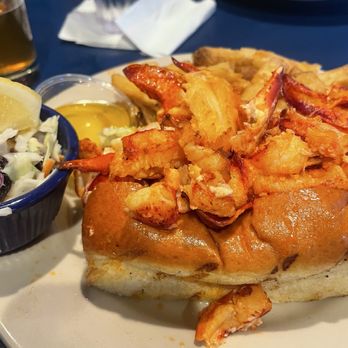 Boston Sail Loft - New England Lobster Roll - Bars Near Me - Boston, Massachusetts Boston Sail Loft - New England Lobster Roll - Bars Near Me - Boston, Massachusetts