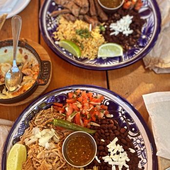 Tortilla Real - Carne asada plate (upper) Carnitas Plate (lower) - Mexican Near Me - Petaluma, California Tortilla Real - Carne asada plate (upper) Carnitas Plate (lower) - Mexican Near Me - Petaluma, California