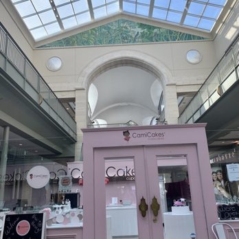 CamiCakes - Cute store-get the Sweet Potato Cupcake and the Georgia Peach Cobbler - Bakeries Near Me - Atlanta, Georgia