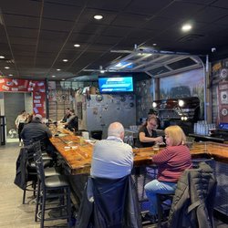 MC’s Garage - Bar