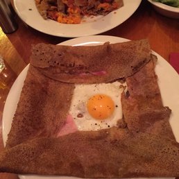 Crepe with ham and eggs