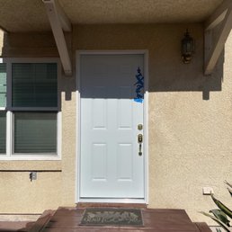 Front door (unpainted since I'm waiting on an HOA painting crew...) Front door (unpainted since I'm waiting on an HOA painting crew...)