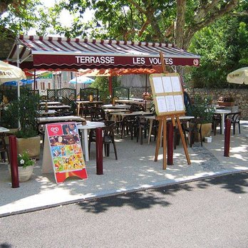 Auberge Les Voûtes - Lanas - Hotels Near Me - Lanas, 07