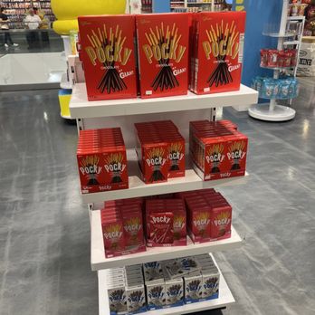 IT'SUGAR - Candy Stores Near Me - East Rutherford, New Jersey