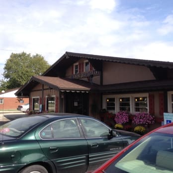 Berne Dining Family Restaurant - cars parked outside - New American Near Me - Berne, Indiana Berne Dining Family Restaurant - cars parked outside - New American Near Me - Berne, Indiana