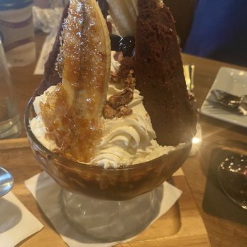 The Cooper - The Cooper Sundae - so big and so amazing! - American Near Me - Palm Beach Gardens, Florida
