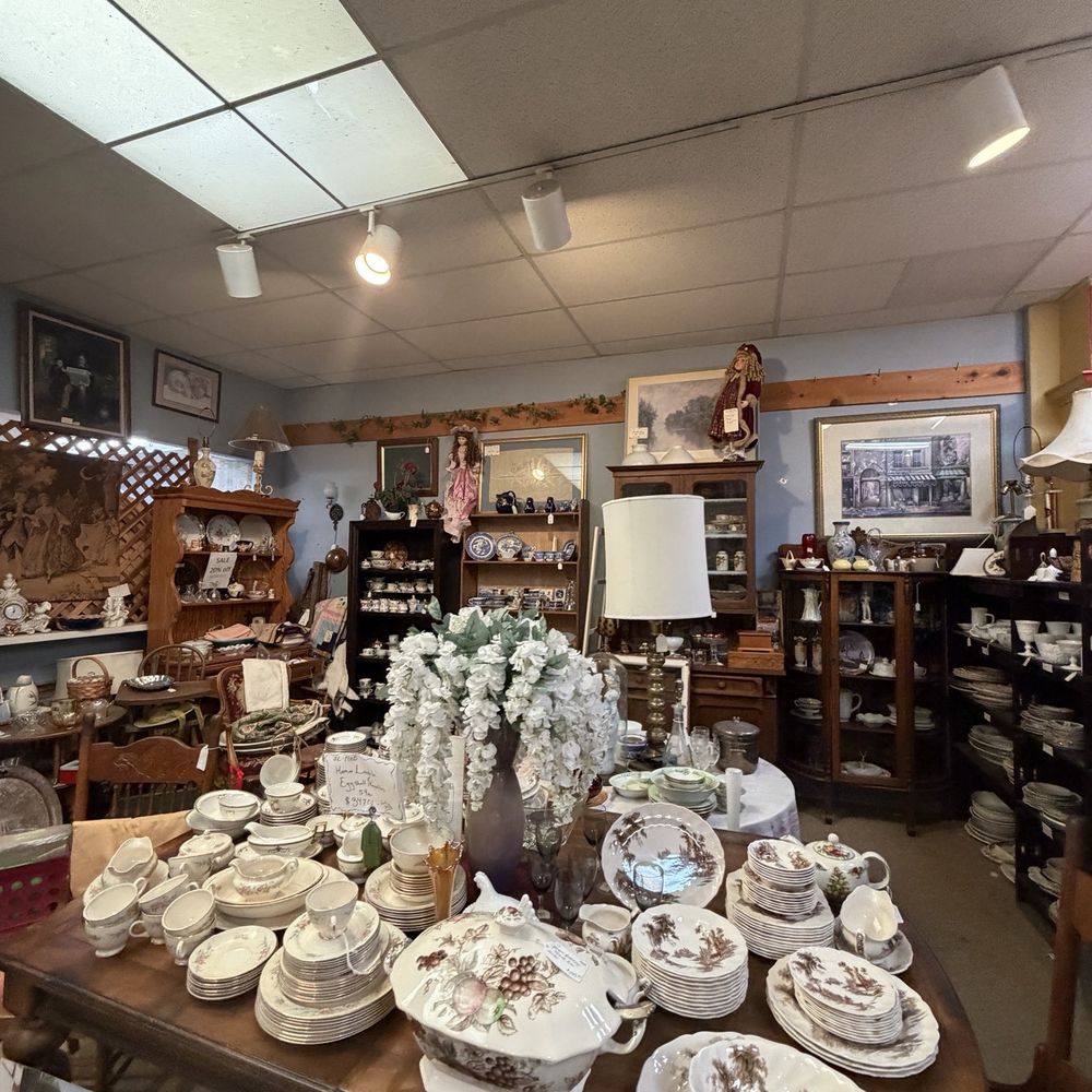 Escondido Antique Mall - Antiques Near Me - Escondido, California