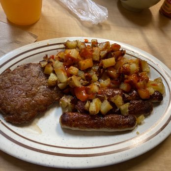 Clyde's Cozy Corner Cafe - Two types of sausage with fried potatoes - American Near Me - Keystone Heights, Florida